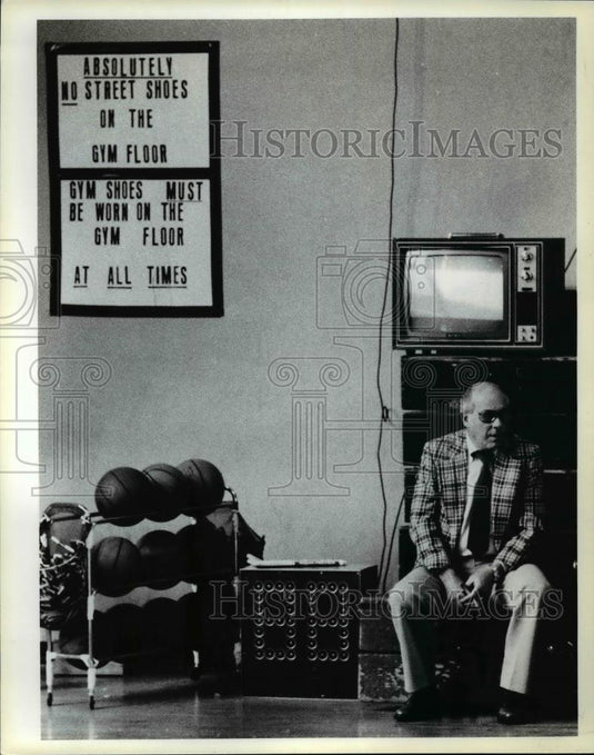 Press Photo Red Averbach - cvb70320 - Historic Images