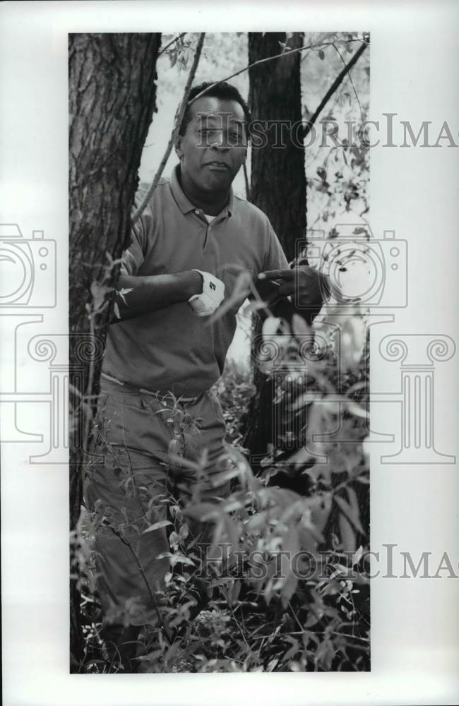 1991 Press Photo TV star Clifton Davis-golf field - cvb70347 - Historic Images