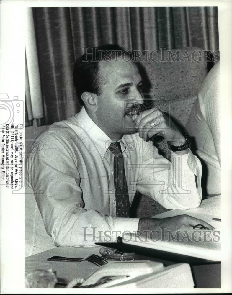 1988 Press Photo Player Personnel Director Gary Fitzsimmons - cvb70382 - Historic Images