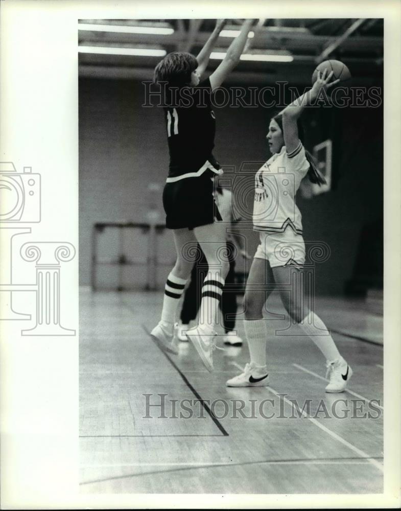 1982 Press Photo Peggy Musser, C.W.R.U Basketball player - cvb70416 - Historic Images