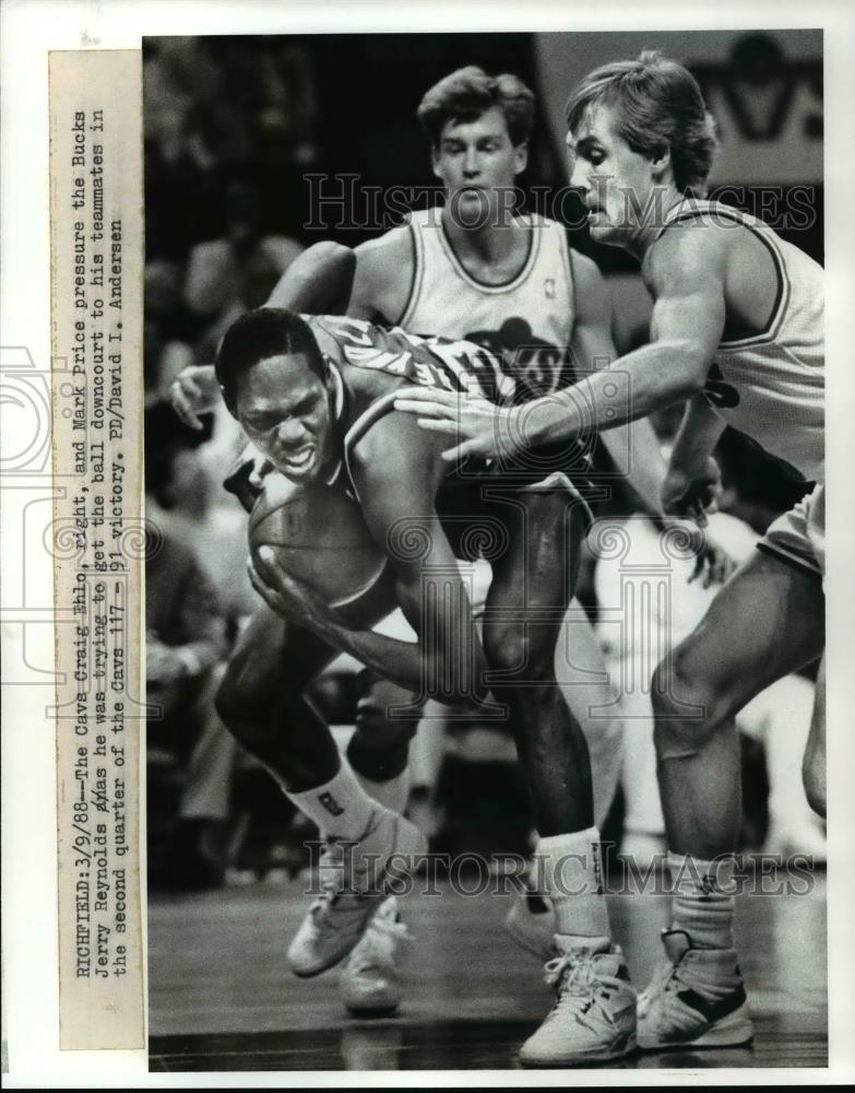 1988 Press Photo Cavs Craig Ehlo and Mark Price-basketball action scene - Historic Images