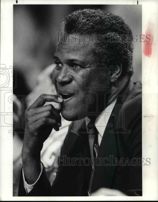 1985 Press Photo K.C. Jones Boston Coach - cvb70477 - Historic Images