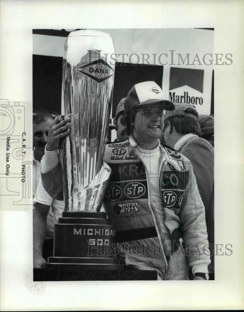 Press Photo Michael Andretti with Michigan 500 trophy - cvb70497 - Historic Images