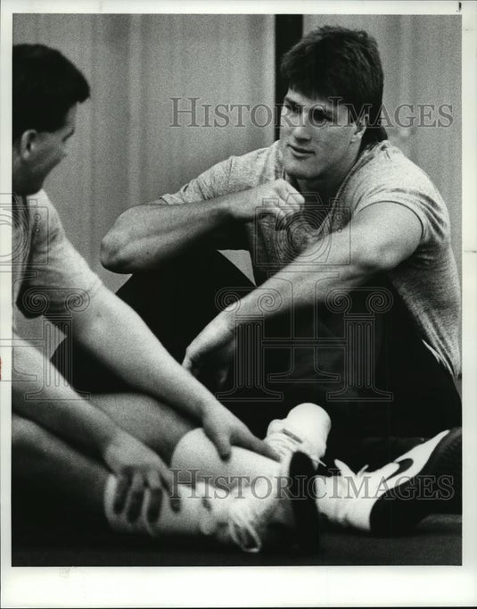 Press Photo Junkin and another player-Browns mini camp first day - cvb71382 - Historic Images