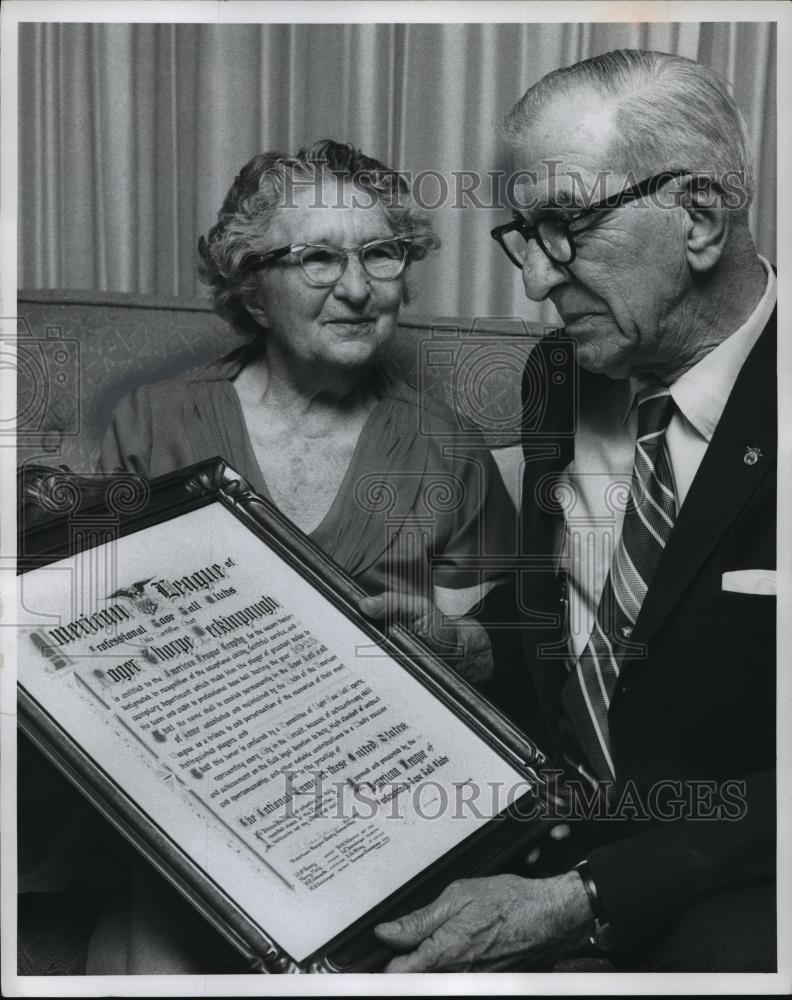 1971 Press Photo Mr. and Mrs. Roger Peckinpaugh - cvb71593 - Historic Images