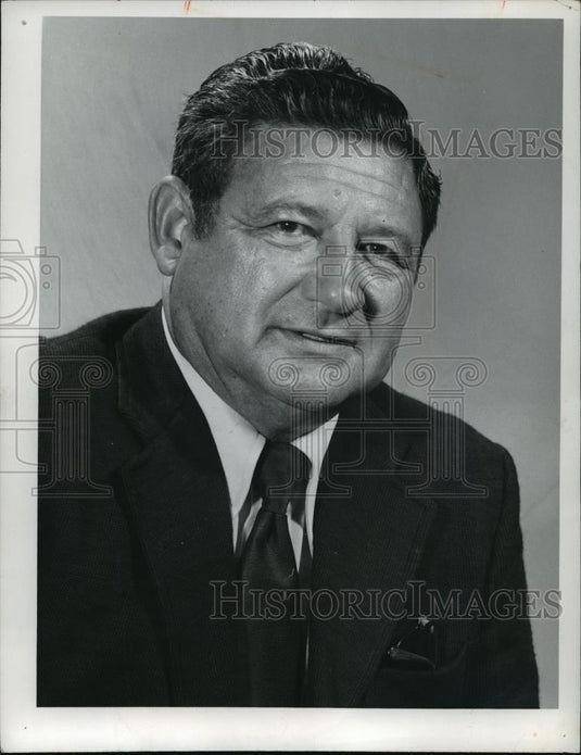 1975 Press Photo Early Wynn, Former Ind. Pitch - cvb71605 - Historic Images