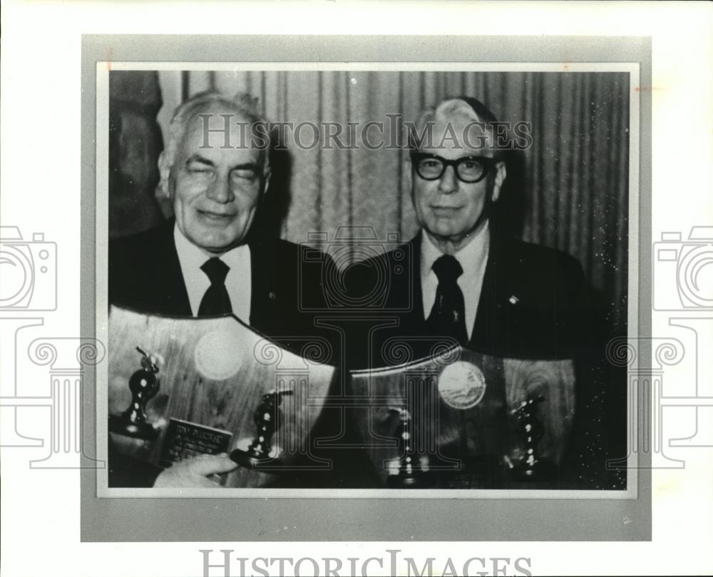 1990 Press PhotoTony Pianowski (L) &amp; Pete Amico (R) Longtime Basketball Official - Historic Images