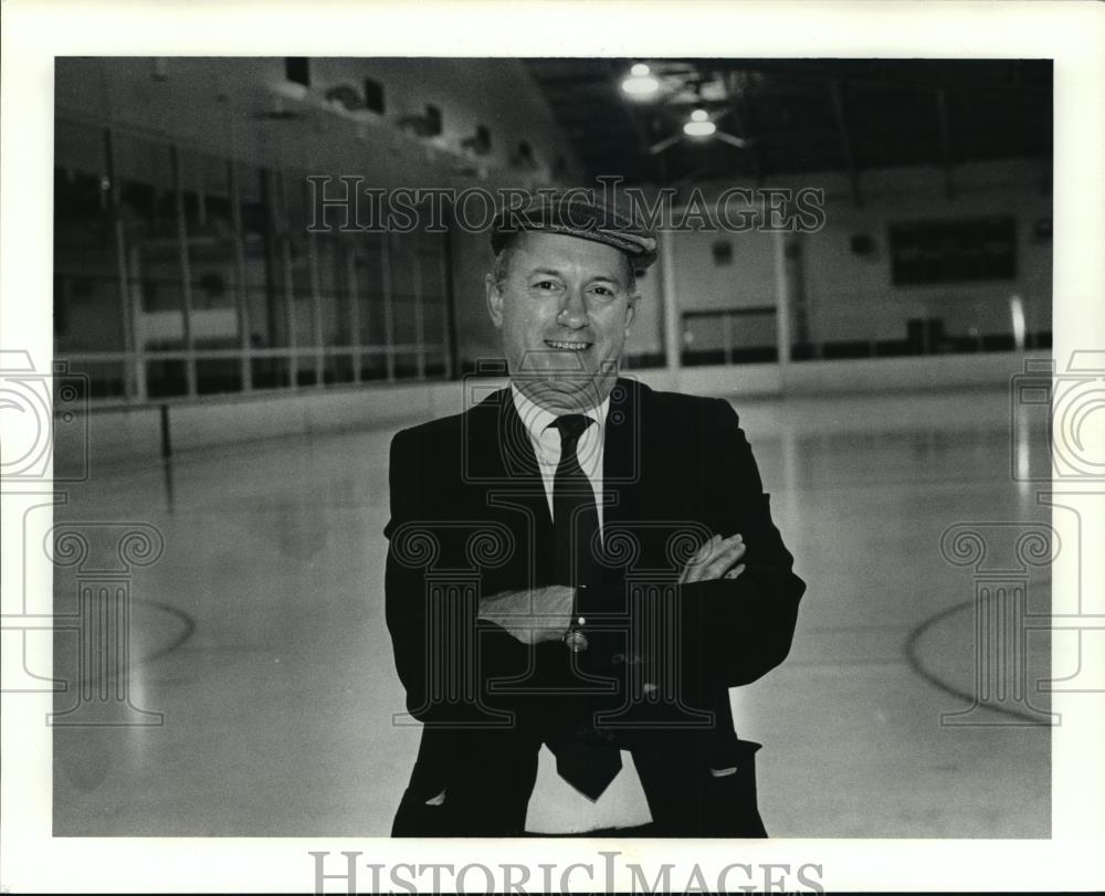 1990 Press Photo Tom Williams, Bay High Ice Hockey coach - cvb72207 - Historic Images