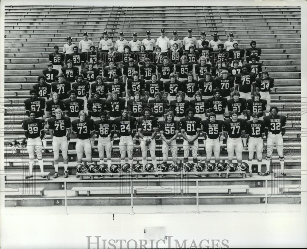 1974 Press Photo Warren Western Reserve Raiders Football team members - Historic Images