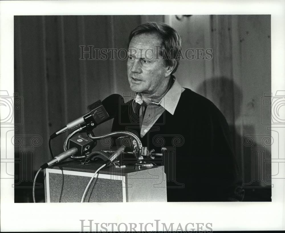 1989 Press Photo Golfer Jack Nicklaus, Press Conference - cvb72286 - Historic Images