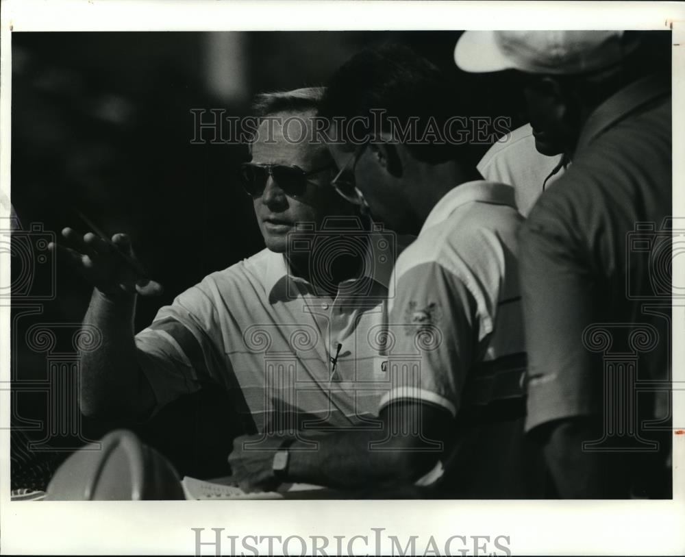 1990 Press Photo Jack Nicklaus at the Glenmoor Country Club Golf Course - Historic Images