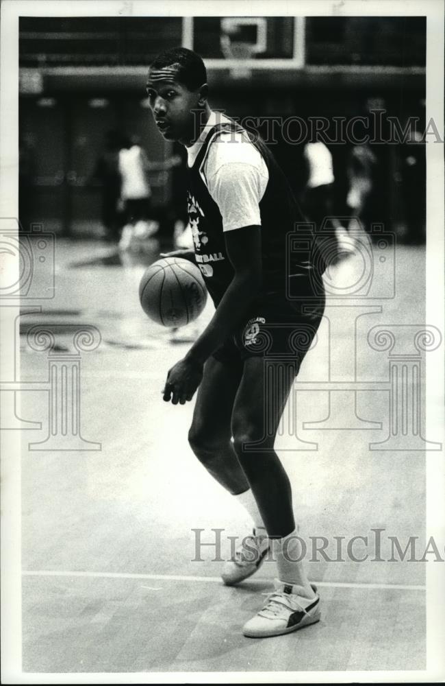 1984 Press Photo Cleveland State Basketball Player - Clinton Smith - cvb72492 - Historic Images