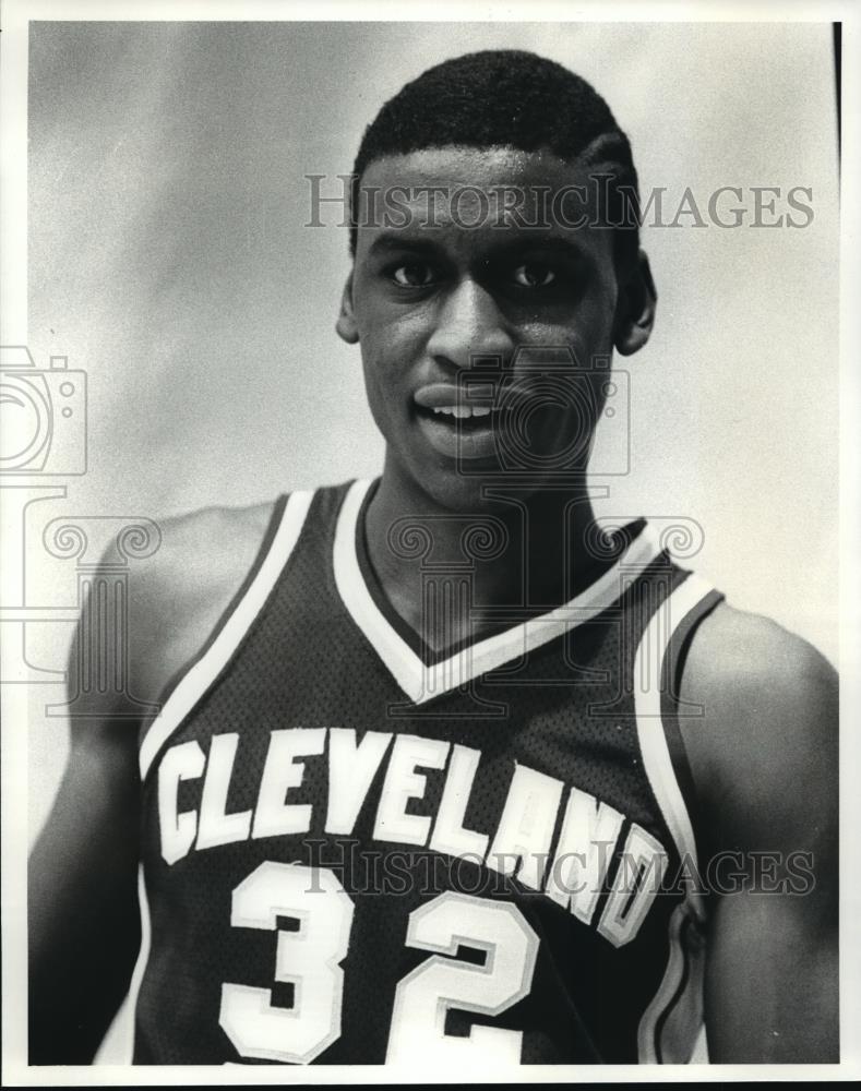 Press Photo Cleveland State Basketball Team Player Warren Bradley - cvb72501 - Historic Images