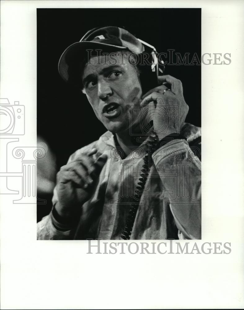 1986 Press Photo Midpark&#39;s Football Coach Tom Standring on sidelines. - Historic Images
