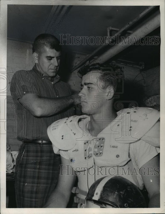 1966 Press Photo Lincoln High Football Player Dick Sowinski - cvb72543 - Historic Images