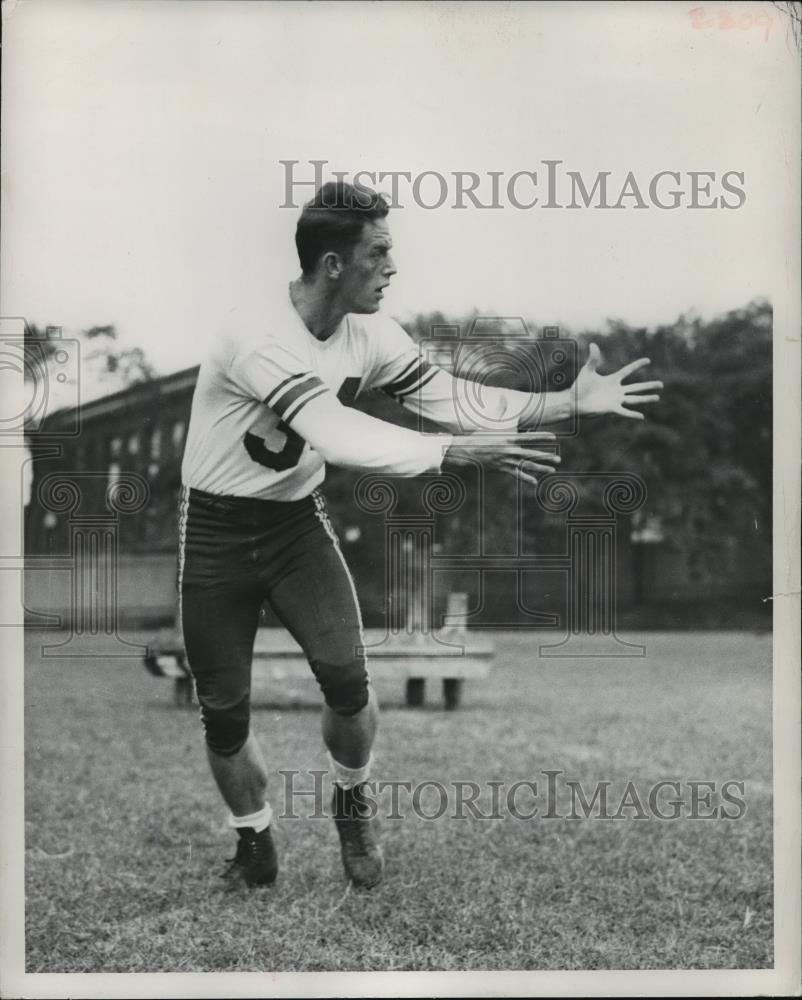1947 Press Photo Western Reserve University-Rex Vaughn - cvb72622 - Historic Images