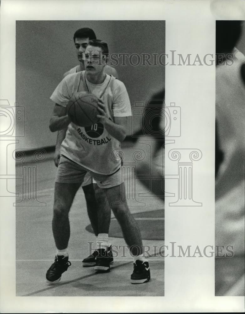 1991 Press Photo Mark Webb, basketball and brains - cvb72681 - Historic Images
