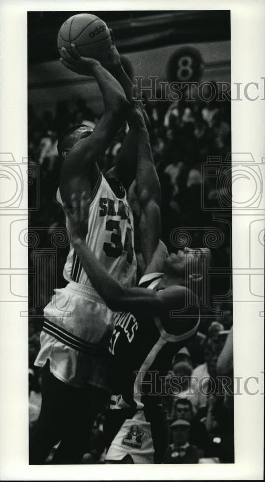 1991 Press Photo Shaker #34 Malcolm Sims and Barberton's #51 Bronze Simpson