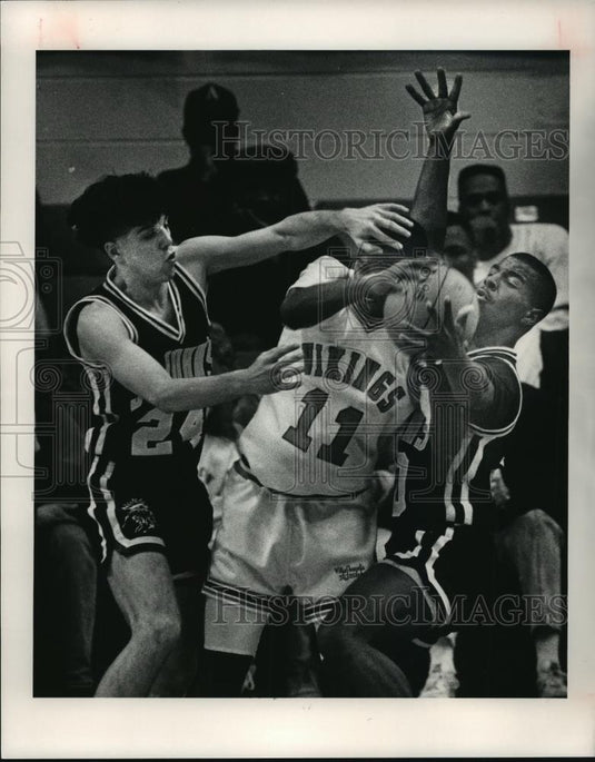 Press Photo Toledo St John's L Pollock and Saint A Crawford IV try get ball - Historic Images