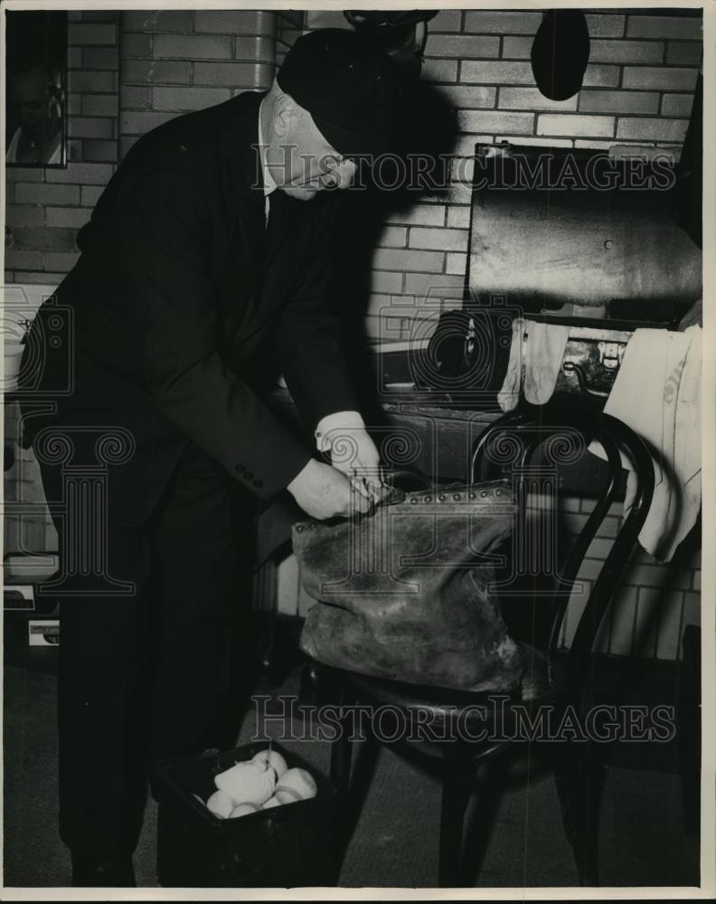 1948 Press Photo Umpire Bill Grieve - cvb72823 - Historic Images