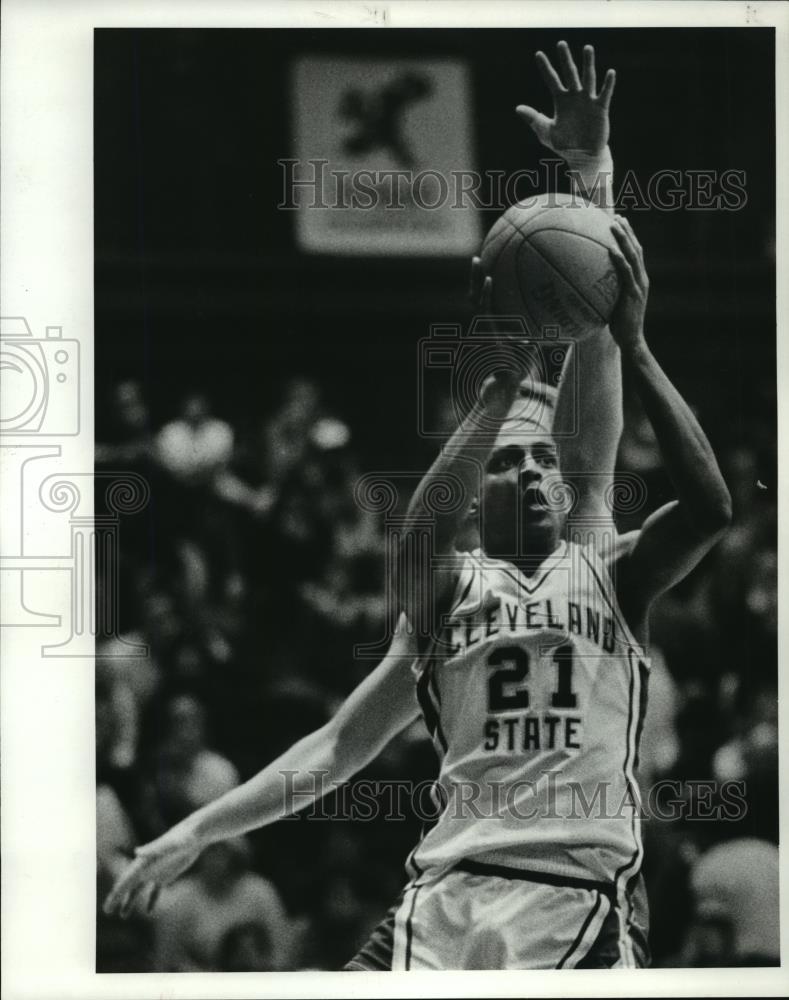 1985 Press Photo Cleveland State's Steve Corbin vs Western Illinois - cvb72915 - Historic Images