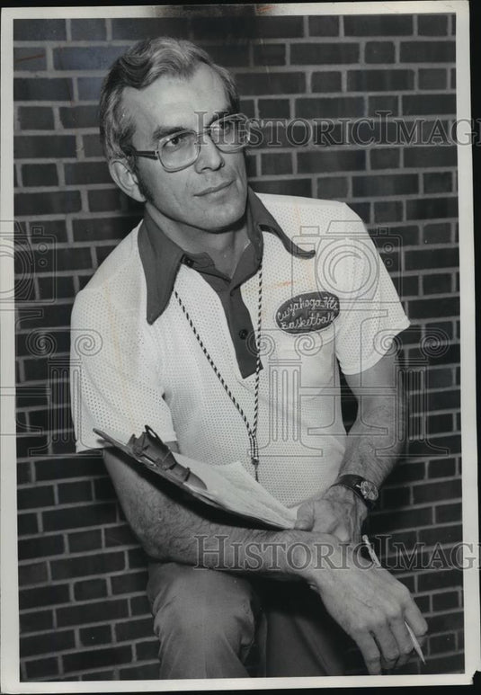 1976 Press Photo Cuyahoga Heights Basketball Coach Bob Coy - cvb72941 - Historic Images