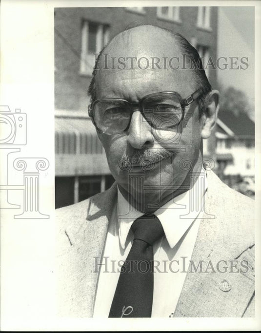 1981 Press Photo Retiring swim coach Lakewood High-Dan Colnon - cvb72947 - Historic Images