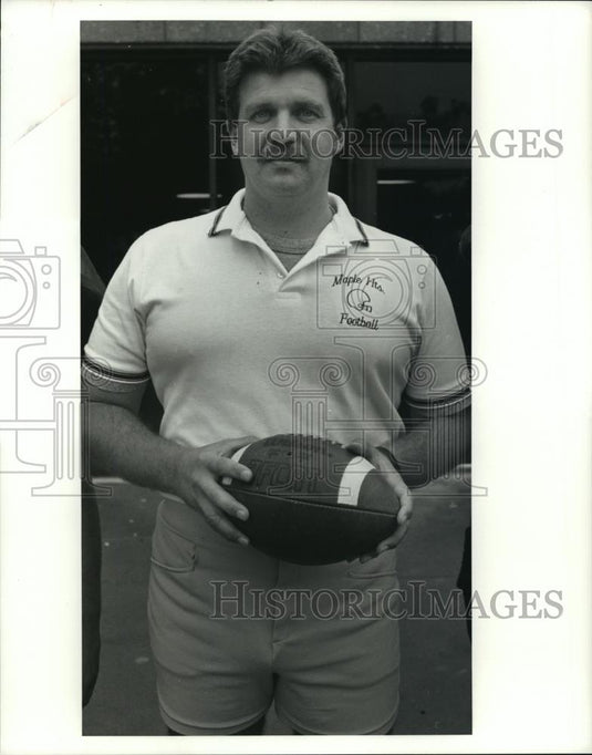 1990 Press Photo Maple Heights High football head coach Ed Novinc - cvb72954 - Historic Images