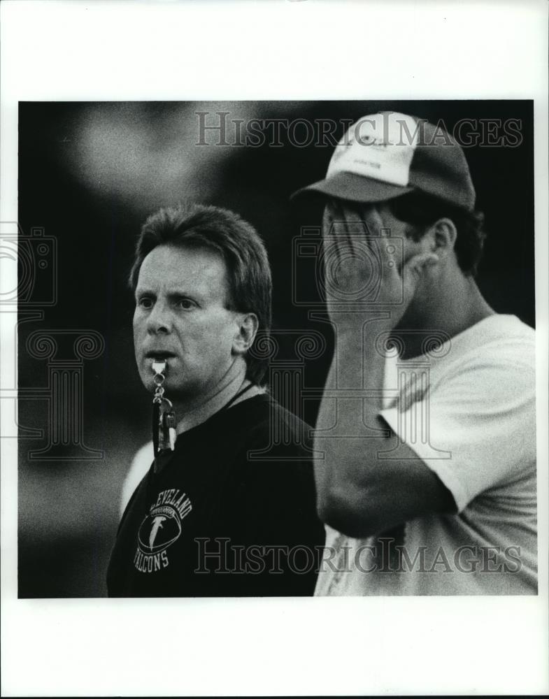 1991 Press Photo Coach of the Falcons Larry Barrett - cvb73114 - Historic Images