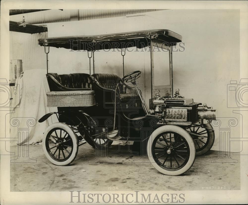 1950 Press Photo 1904 Nash Rambler - cvb73158 - Historic Images