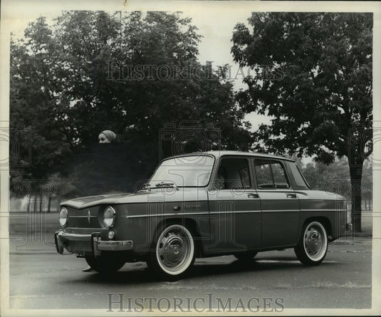 1963 Press Photo 1964 Renault R-8 Sedan - cvb73185 - Historic Images