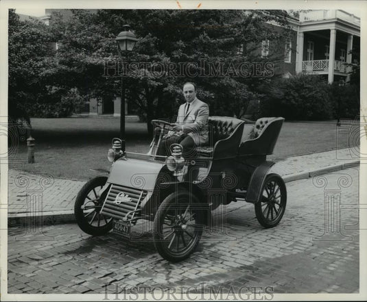1964 Press Photo Michael Trigiani and 1902 Cadillac - cvb73192 - Historic Images