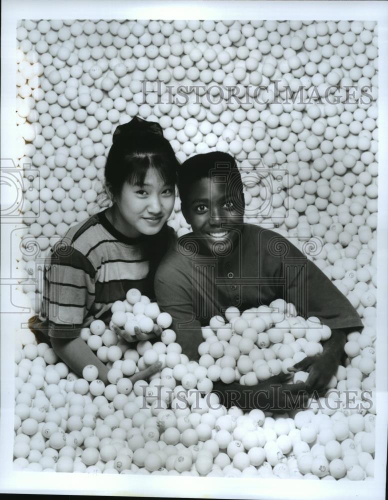 Press Photo Stephanie Yu and Z Wright, Co-Hosts of A Popular Little Planet - Historic Images