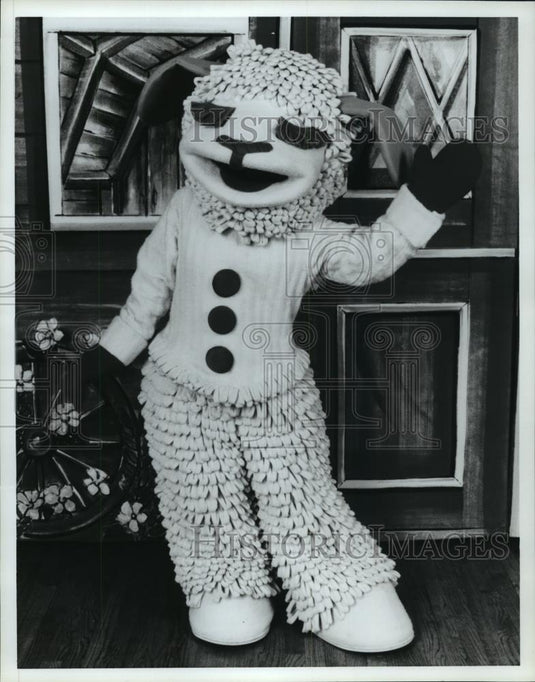 Press Photo Lamb Chop in Her Very Own Live Show - cvb75737 - Historic Images