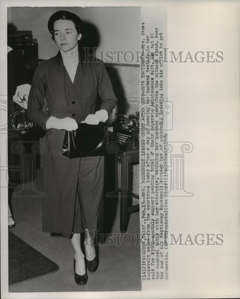 1954 Press Photo Mrs. James Roosevelt Leaves Court After Husband's Testimony - Historic Images