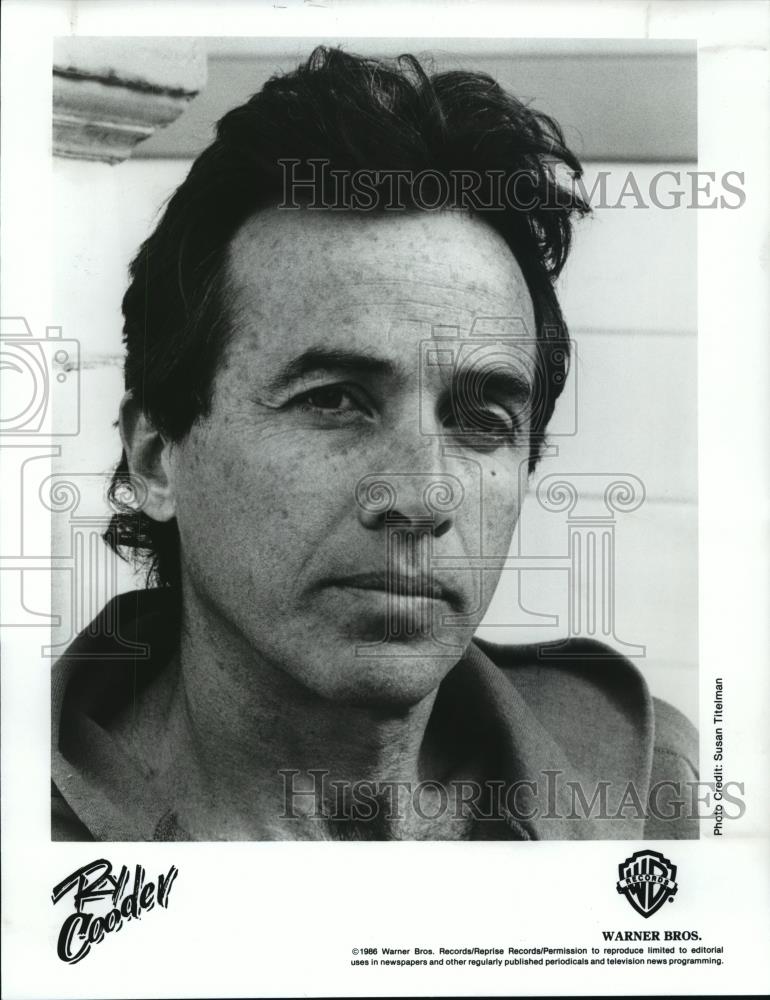 1986 Press Photo Ry Cooder, Musician - cvb75844 - Historic Images