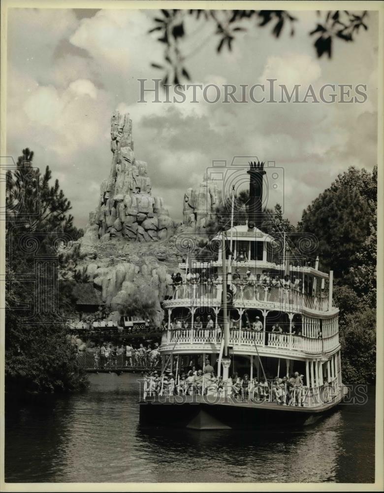 1986 Press Photo Frontierland&#39;s paddlewheel steamboat at Walt Disney World. - Historic Images