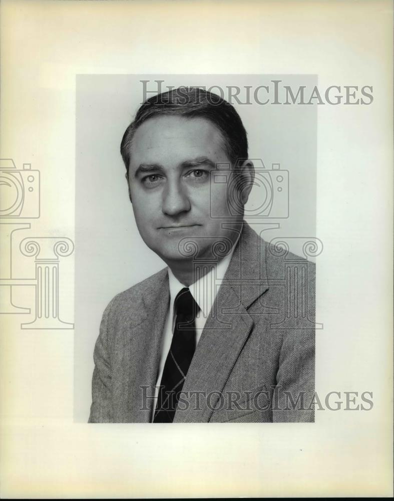1981 Press Photo Gerald Smith-Vice President of Administrations, The May Company - Historic Images