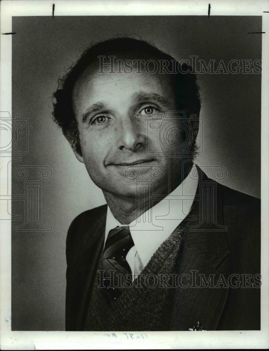 1982 Press Photo Gilbert Singerman-Wright Air Lines Inc. president - cvp98374 - Historic Images