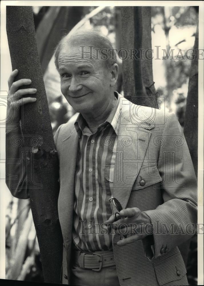 1987 Press Photo Comedian Red Buttons - cvp98485 - Historic Images