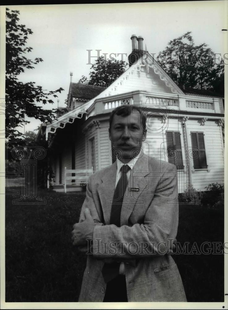 1989 Press Photo Dan Singletary-Alice Austen House - cvp98554 - Historic Images