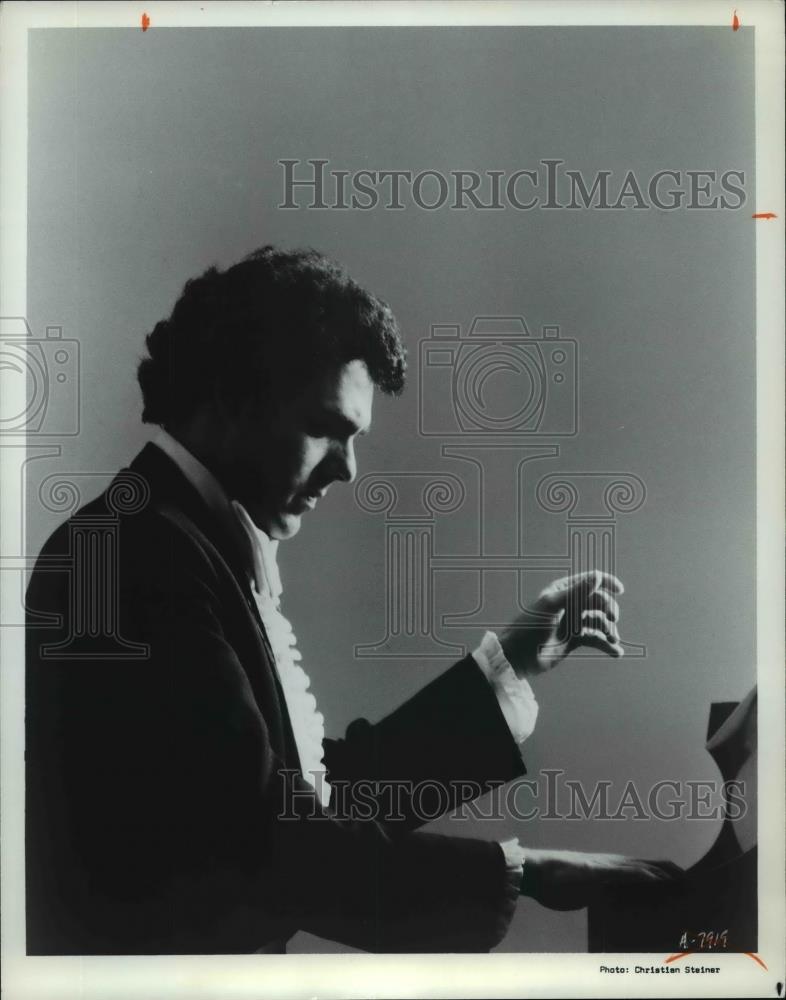 1983 Press Photo Paul Schenly-pianist - cvp98575 - Historic Images