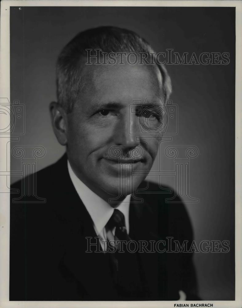 1963 Press Photo Richard Sauer, vp The Standard Oil Company - cvp98583 - Historic Images
