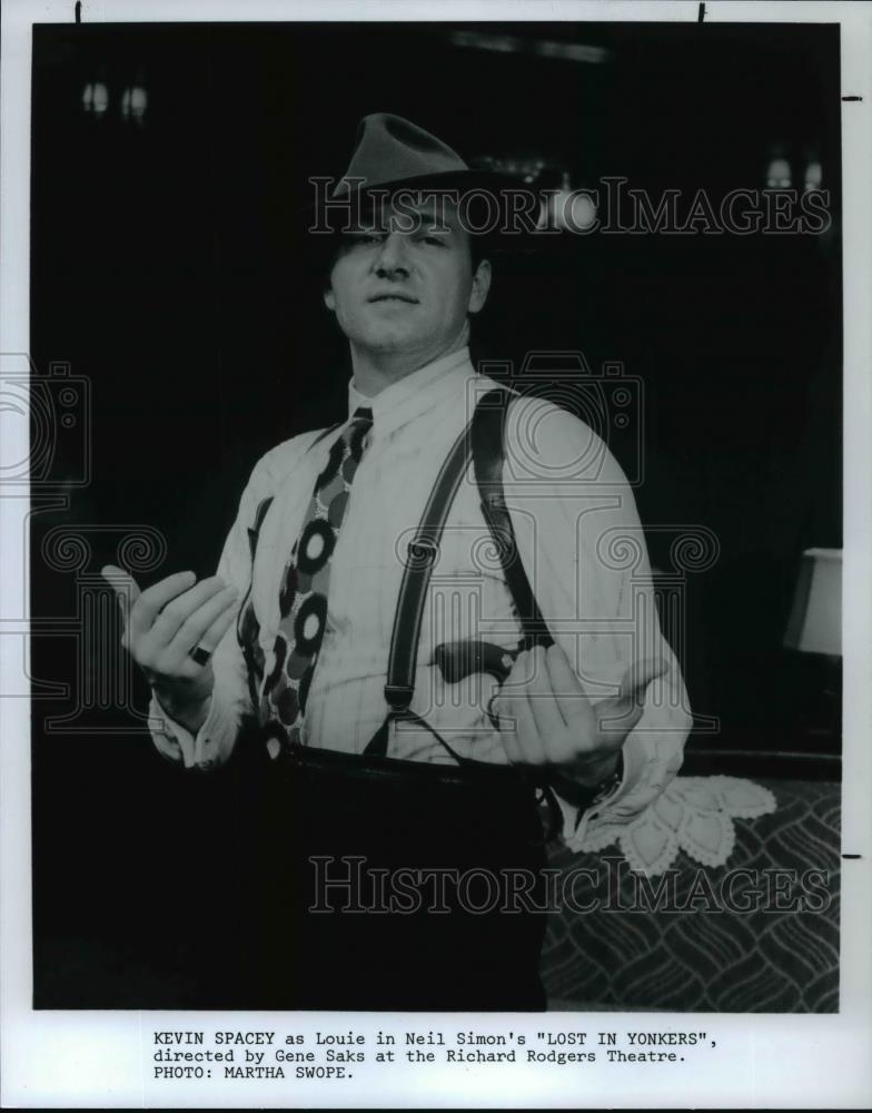 1991 Press Photo Kevin Spacey in Lost in Yonkers. - cvp98623 - Historic Images