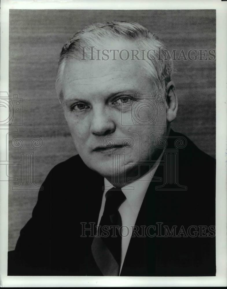 1972 Press Photo Marshall Smith-Utilities and Communication Products president - Historic Images
