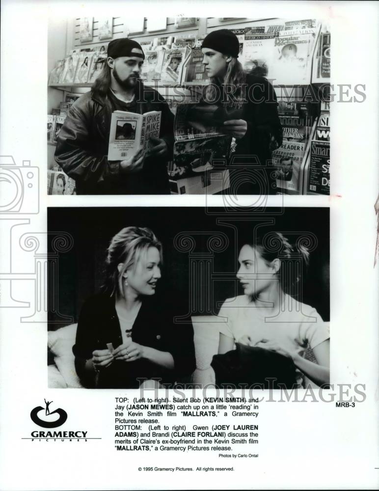 1995 Press Photo Kevin Smith, Jason Mewes and Joey Lauren Adams in Mallrats. - Historic Images