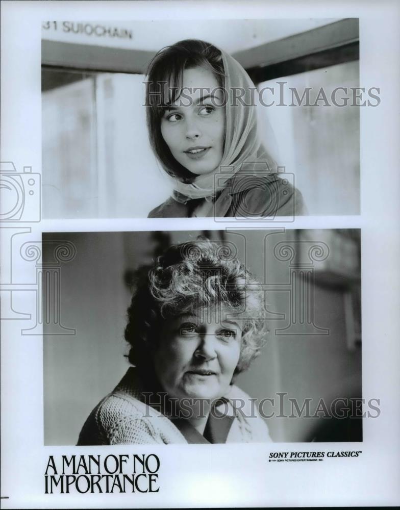 Press Photo A Man of No Importance-Tara Fitzgerald and Brenda Fricker - Historic Images