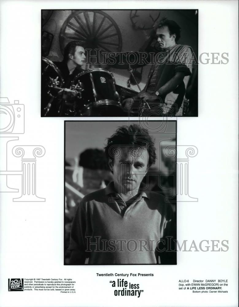 1997 Press Photo Danny Boyle and Ewan McGregor on set of A Life Less Ordinary. - Historic Images