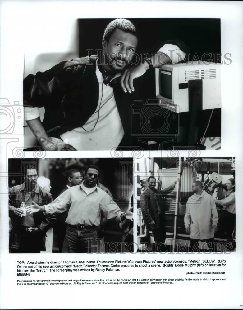 1997 Press Photo Thomas Carter and Eddie Murphy on location for Metro. - Historic Images