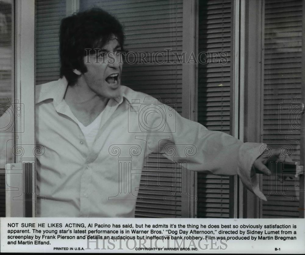 1976 Press Photo Al Pacino in his lead role in the movie "Dog Day Afternoon" - Historic Images